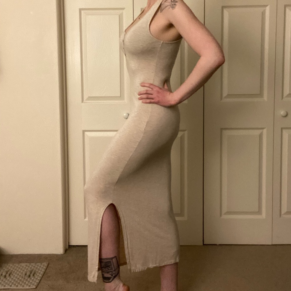 Off white, sleeveless maxi with buttons